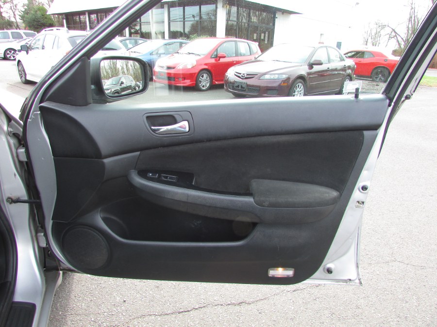 2007 Honda Accord Sdn 4dr I4 AT LX SE, available for sale in East Windsor, Connecticut | United Auto Sales of E Windsor, Inc. East Windsor, Connecticut 2007 Honda Accord Sdn 4dr I4 AT LX SE, available for sale in East Windsor, Connecticut | United Auto Sales of E Windsor, Inc. East Windsor, Connecticut