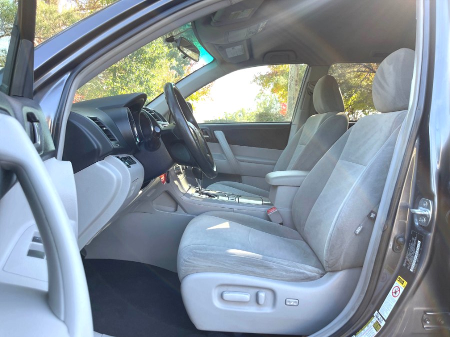 2013 Toyota Highlander FWD 4dr I4 SE, available for sale in Lake Forest, California | Pacific Green Line. Lake Forest, California 2013 Toyota Highlander FWD 4dr I4 SE, available for sale in Lake Forest, California | Pacific Green Line. Lake Forest, California