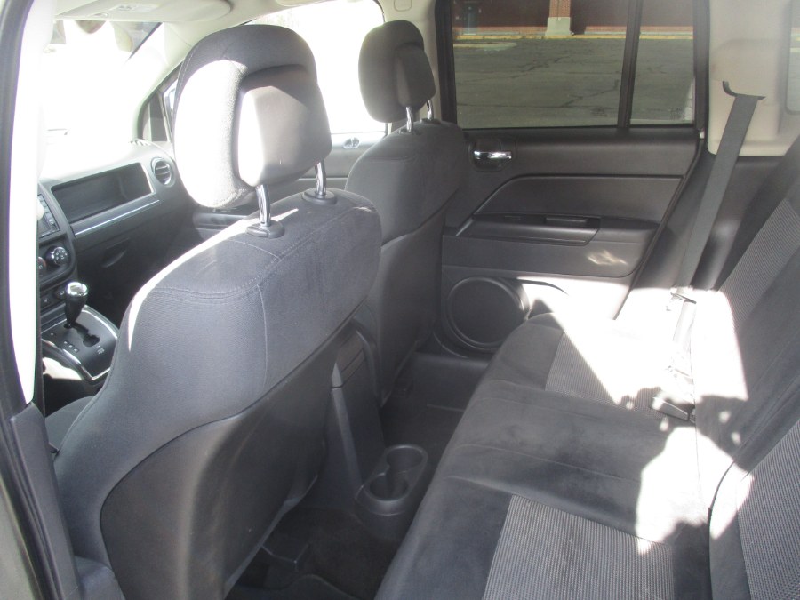 Used Jeep Compass 4WD 4dr Latitude 2013 | Universal Motors LLC. New Britain, Connecticut Used Jeep Compass 4WD 4dr Latitude 2013 | Universal Motors LLC. New Britain, Connecticut