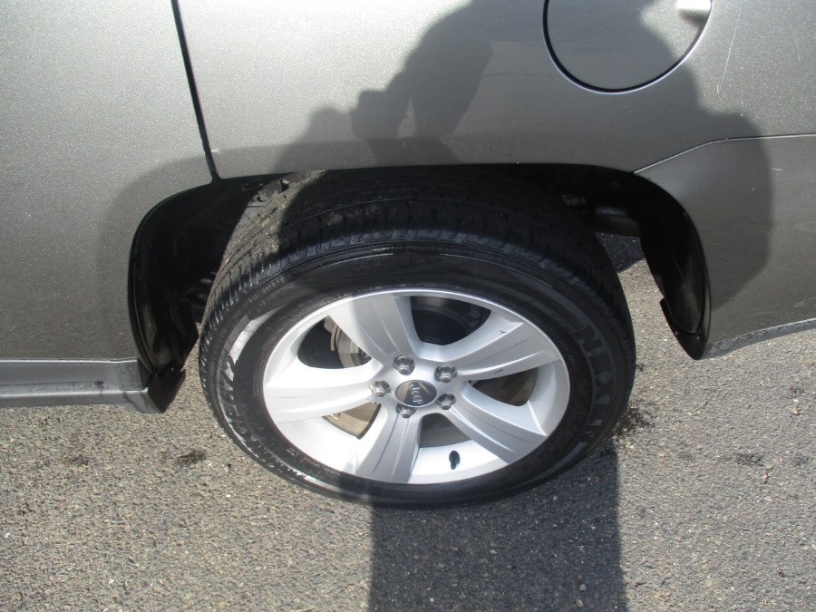 Used Jeep Compass 4WD 4dr Latitude 2013 | Universal Motors LLC. New Britain, Connecticut Used Jeep Compass 4WD 4dr Latitude 2013 | Universal Motors LLC. New Britain, Connecticut