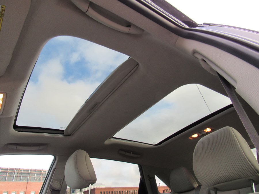 2013 Toyota Venza LE, available for sale in Worcester, Massachusetts | Hilario's Auto Sales Inc.. Worcester, Massachusetts 2013 Toyota Venza LE, available for sale in Worcester, Massachusetts | Hilario's Auto Sales Inc.. Worcester, Massachusetts