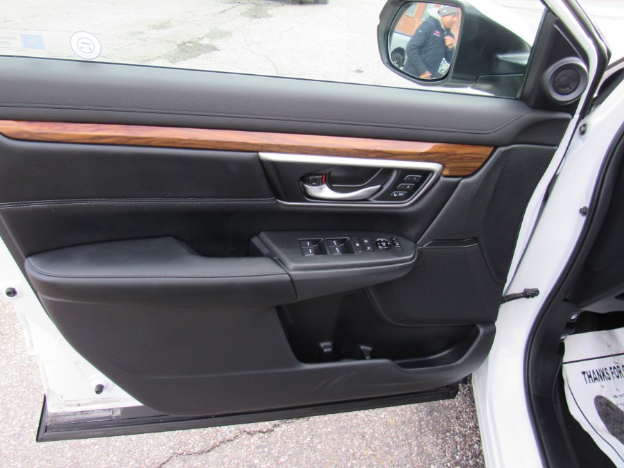 Used Honda CR-V EX-L 2020 | Hilario's Auto Sales Inc.. Worcester, Massachusetts Used Honda CR-V EX-L 2020 | Hilario's Auto Sales Inc.. Worcester, Massachusetts