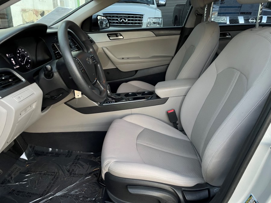 2017 Hyundai Sonata 2.4L, available for sale in Corona, California | Green Light Auto. Corona, California 2017 Hyundai Sonata 2.4L, available for sale in Corona, California | Green Light Auto. Corona, California