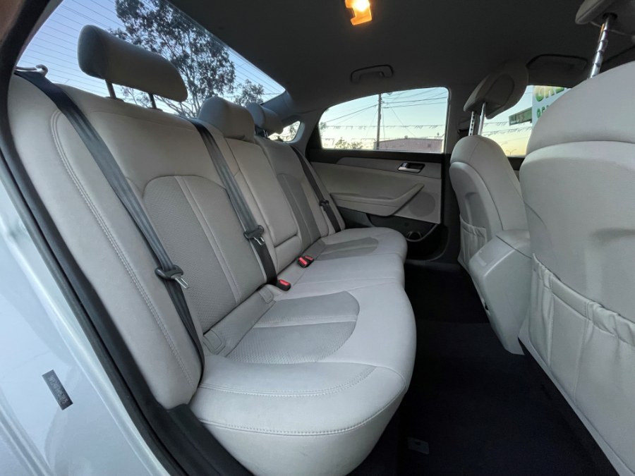 2017 Hyundai Sonata 2.4L, available for sale in Corona, California | Green Light Auto. Corona, California 2017 Hyundai Sonata 2.4L, available for sale in Corona, California | Green Light Auto. Corona, California