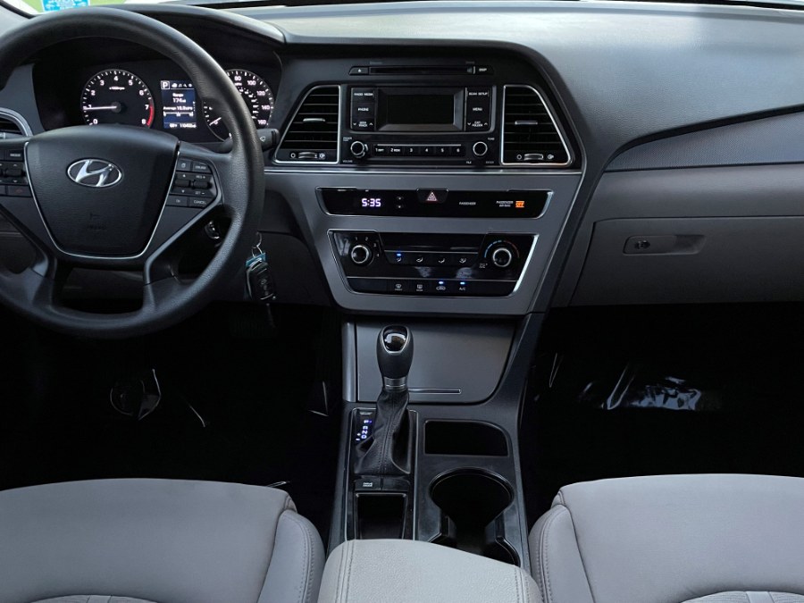 2017 Hyundai Sonata 2.4L, available for sale in Corona, California | Green Light Auto. Corona, California 2017 Hyundai Sonata 2.4L, available for sale in Corona, California | Green Light Auto. Corona, California