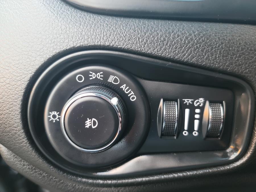 2016 Jeep Renegade 4WD 4dr Latitude, available for sale in Philadelphia, Pennsylvania | Eugen's Auto Sales & Repairs. Philadelphia, Pennsylvania 2016 Jeep Renegade 4WD 4dr Latitude, available for sale in Philadelphia, Pennsylvania | Eugen's Auto Sales & Repairs. Philadelphia, Pennsylvania