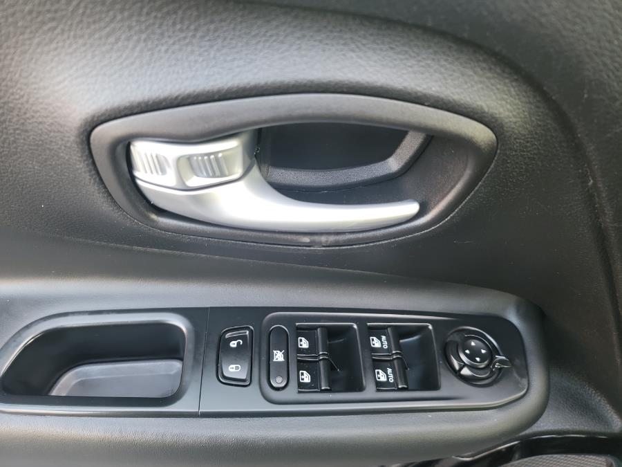 2016 Jeep Renegade 4WD 4dr Latitude, available for sale in Philadelphia, Pennsylvania | Eugen's Auto Sales & Repairs. Philadelphia, Pennsylvania 2016 Jeep Renegade 4WD 4dr Latitude, available for sale in Philadelphia, Pennsylvania | Eugen's Auto Sales & Repairs. Philadelphia, Pennsylvania