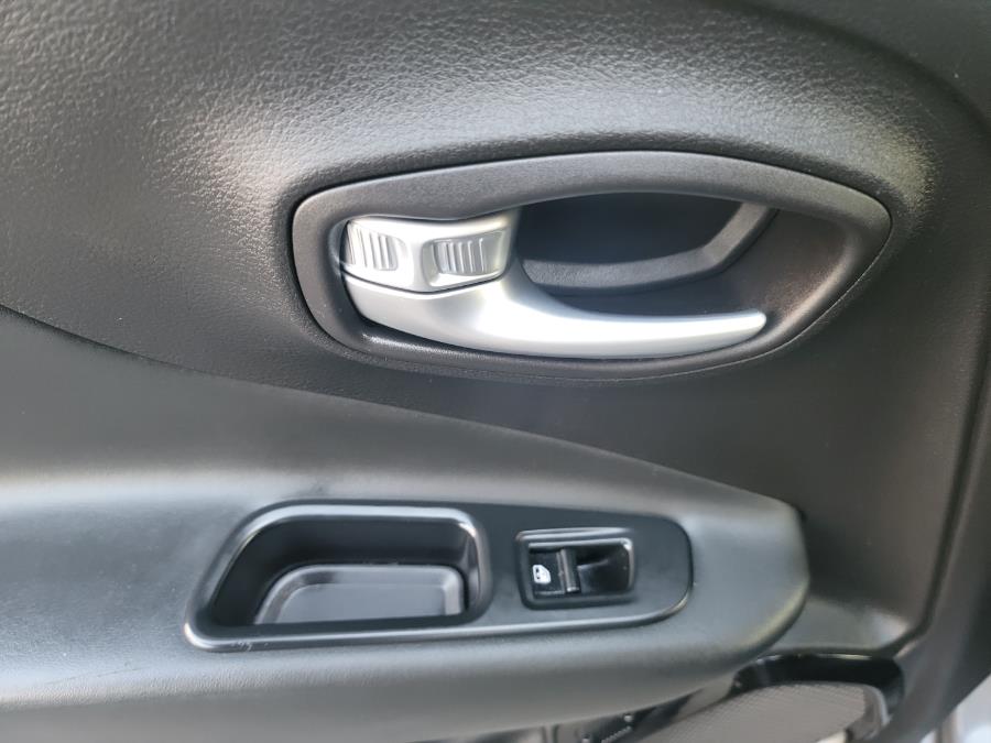 2016 Jeep Renegade 4WD 4dr Latitude, available for sale in Philadelphia, Pennsylvania | Eugen's Auto Sales & Repairs. Philadelphia, Pennsylvania 2016 Jeep Renegade 4WD 4dr Latitude, available for sale in Philadelphia, Pennsylvania | Eugen's Auto Sales & Repairs. Philadelphia, Pennsylvania