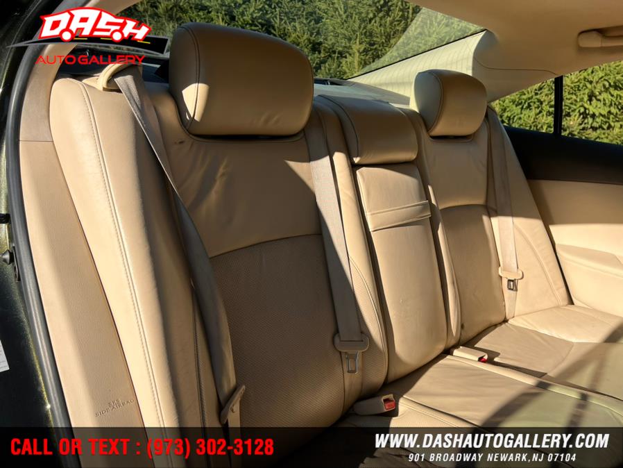 2011 Lexus ES 350 4dr Sdn, available for sale in Newark, New Jersey | Dash Auto Gallery Inc.. Newark, New Jersey 2011 Lexus ES 350 4dr Sdn, available for sale in Newark, New Jersey | Dash Auto Gallery Inc.. Newark, New Jersey
