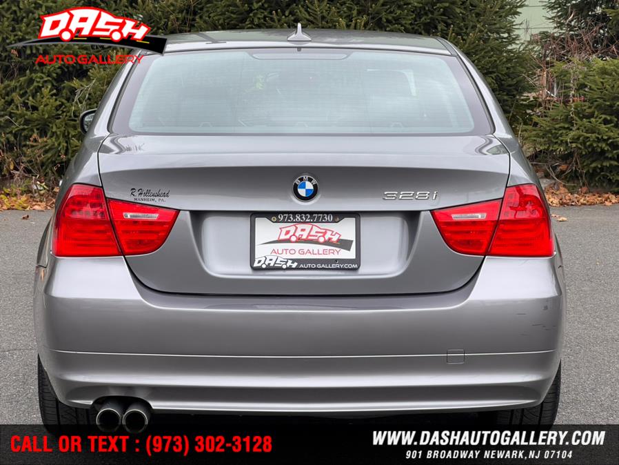 2011 BMW 3 Series 4dr Sdn 328i xDrive AWD SULEV, available for sale in Newark, New Jersey | Dash Auto Gallery Inc.. Newark, New Jersey 2011 BMW 3 Series 4dr Sdn 328i xDrive AWD SULEV, available for sale in Newark, New Jersey | Dash Auto Gallery Inc.. Newark, New Jersey