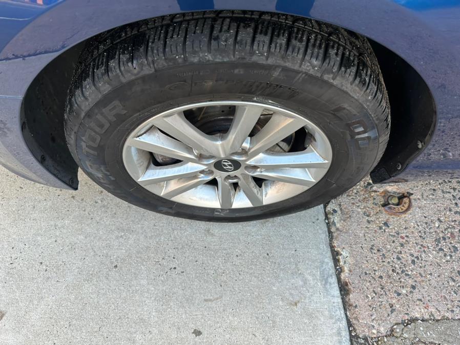 2015 Hyundai Sonata 4dr Sdn 2.4L SE, available for sale in Manchester, Connecticut | Carsonmain LLC. Manchester, Connecticut 2015 Hyundai Sonata 4dr Sdn 2.4L SE, available for sale in Manchester, Connecticut | Carsonmain LLC. Manchester, Connecticut