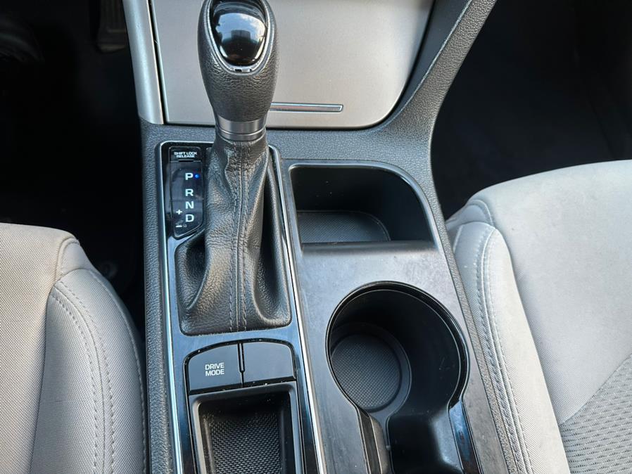 2015 Hyundai Sonata 4dr Sdn 2.4L SE, available for sale in Manchester, Connecticut | Carsonmain LLC. Manchester, Connecticut 2015 Hyundai Sonata 4dr Sdn 2.4L SE, available for sale in Manchester, Connecticut | Carsonmain LLC. Manchester, Connecticut
