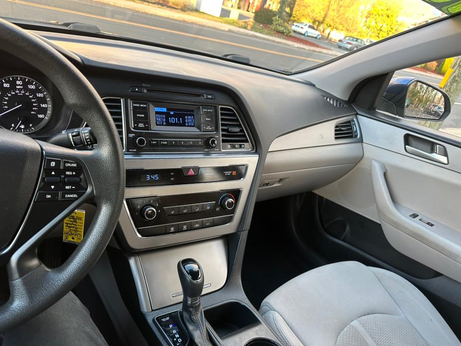 2015 Hyundai Sonata 4dr Sdn 2.4L SE, available for sale in Manchester, Connecticut | Carsonmain LLC. Manchester, Connecticut 2015 Hyundai Sonata 4dr Sdn 2.4L SE, available for sale in Manchester, Connecticut | Carsonmain LLC. Manchester, Connecticut