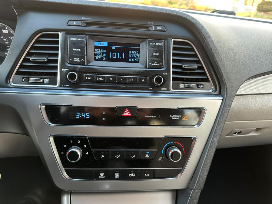 2015 Hyundai Sonata 4dr Sdn 2.4L SE, available for sale in Manchester, Connecticut | Carsonmain LLC. Manchester, Connecticut 2015 Hyundai Sonata 4dr Sdn 2.4L SE, available for sale in Manchester, Connecticut | Carsonmain LLC. Manchester, Connecticut