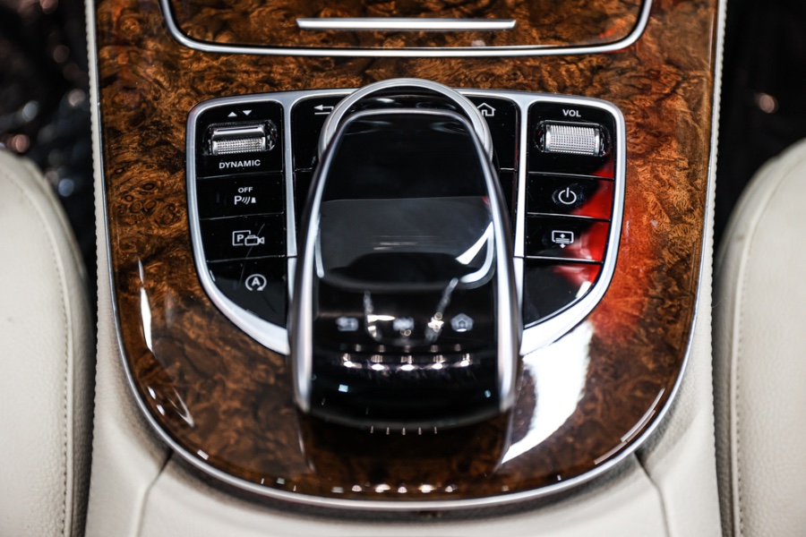 Used Mercedes-Benz E-Class E 300 4MATIC Sedan 2019 | 26 Motors Long Island. ELMONT, New York Used Mercedes-Benz E-Class E 300 4MATIC Sedan 2019 | 26 Motors Long Island. ELMONT, New York