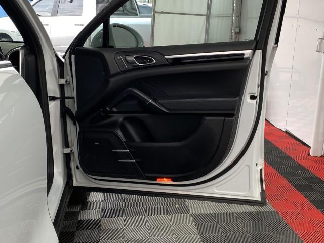 Used Porsche Cayenne S 2015 | Queens Auto Mall. Richmond Hill, New York Used Porsche Cayenne S 2015 | Queens Auto Mall. Richmond Hill, New York