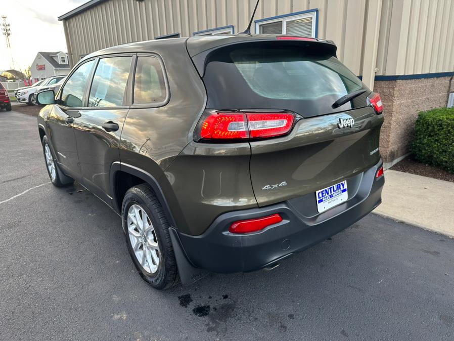 2014 Jeep Cherokee 4WD 4dr Sport, available for sale in East Windsor, Connecticut | Century Auto And Truck. East Windsor, Connecticut