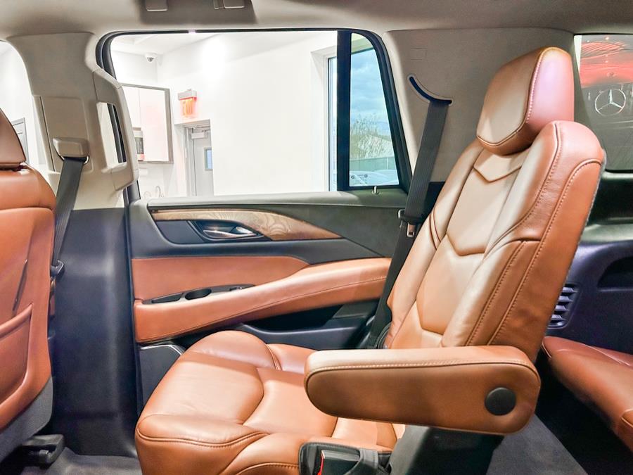 Used Cadillac Escalade 4WD 4dr Luxury 2020 | Luxury Motor Club. Franklin Square, New York Used Cadillac Escalade 4WD 4dr Luxury 2020 | Luxury Motor Club. Franklin Square, New York