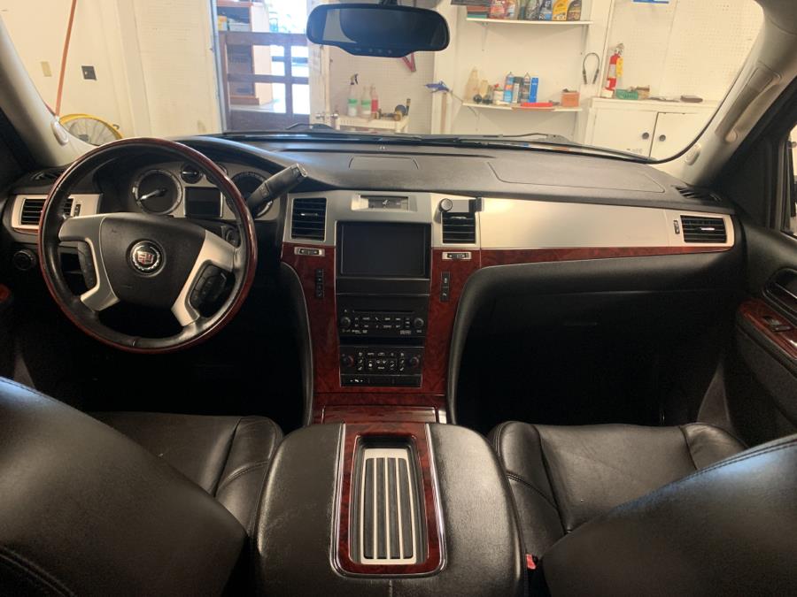 2014 Cadillac Escalade AWD 4dr Luxury, available for sale in Barre, Vermont | Routhier Auto Center. Barre, Vermont 2014 Cadillac Escalade AWD 4dr Luxury, available for sale in Barre, Vermont | Routhier Auto Center. Barre, Vermont