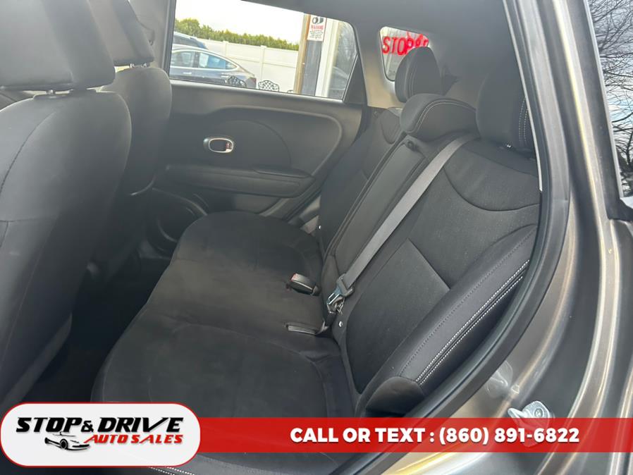Used Kia Soul 5dr Wgn Auto Base 2014 | Stop & Drive Auto Sales. East Windsor, Connecticut Used Kia Soul 5dr Wgn Auto Base 2014 | Stop & Drive Auto Sales. East Windsor, Connecticut