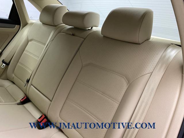 Used Volkswagen Passat 4dr Sdn 2.0L TDI DSG SE w/Sunroof 2015 | J&M Automotive Sls&Svc LLC. Naugatuck, Connecticut Used Volkswagen Passat 4dr Sdn 2.0L TDI DSG SE w/Sunroof 2015 | J&M Automotive Sls&Svc LLC. Naugatuck, Connecticut