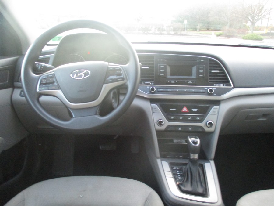 Used Hyundai Elantra SE 2.0L Auto (Ulsan) *Ltd Avail* 2017 | Universal Motors LLC. New Britain, Connecticut Used Hyundai Elantra SE 2.0L Auto (Ulsan) *Ltd Avail* 2017 | Universal Motors LLC. New Britain, Connecticut