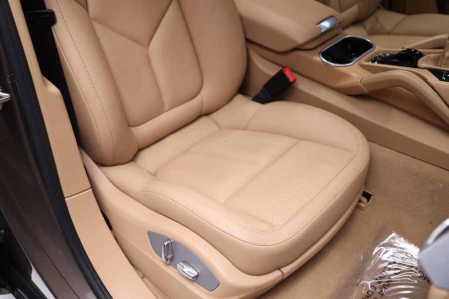 2012 Porsche Cayenne AWD 4dr Man, available for sale in North Salem, New York | Meccanic Shop North Inc. North Salem, New York 2012 Porsche Cayenne AWD 4dr Man, available for sale in North Salem, New York | Meccanic Shop North Inc. North Salem, New York