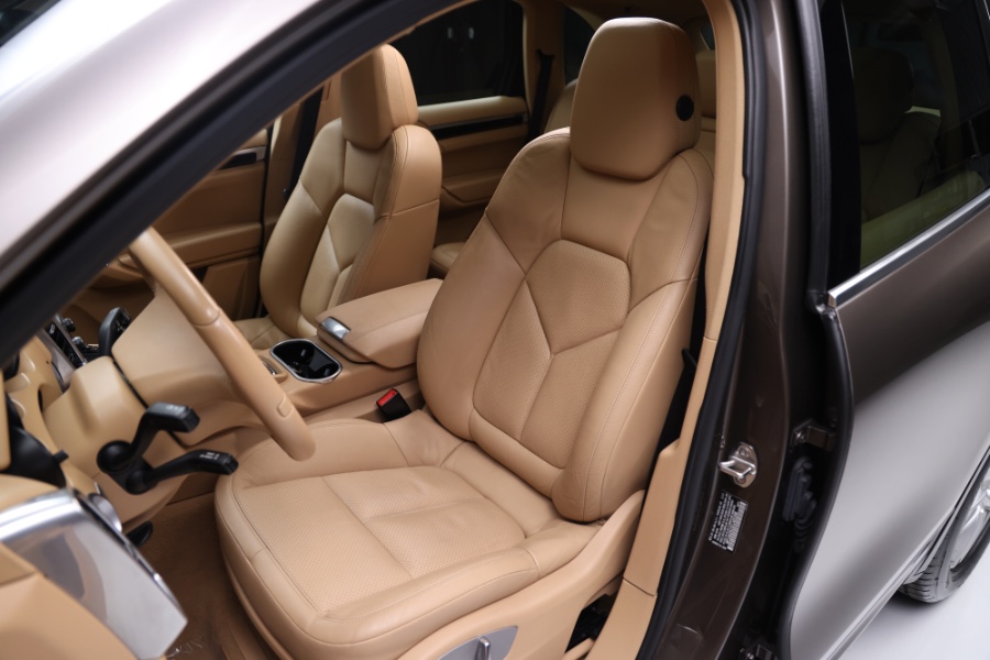 2012 Porsche Cayenne AWD 4dr Man, available for sale in North Salem, New York | Meccanic Shop North Inc. North Salem, New York 2012 Porsche Cayenne AWD 4dr Man, available for sale in North Salem, New York | Meccanic Shop North Inc. North Salem, New York