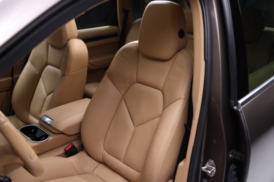 2012 Porsche Cayenne AWD 4dr Man, available for sale in North Salem, New York | Meccanic Shop North Inc. North Salem, New York 2012 Porsche Cayenne AWD 4dr Man, available for sale in North Salem, New York | Meccanic Shop North Inc. North Salem, New York