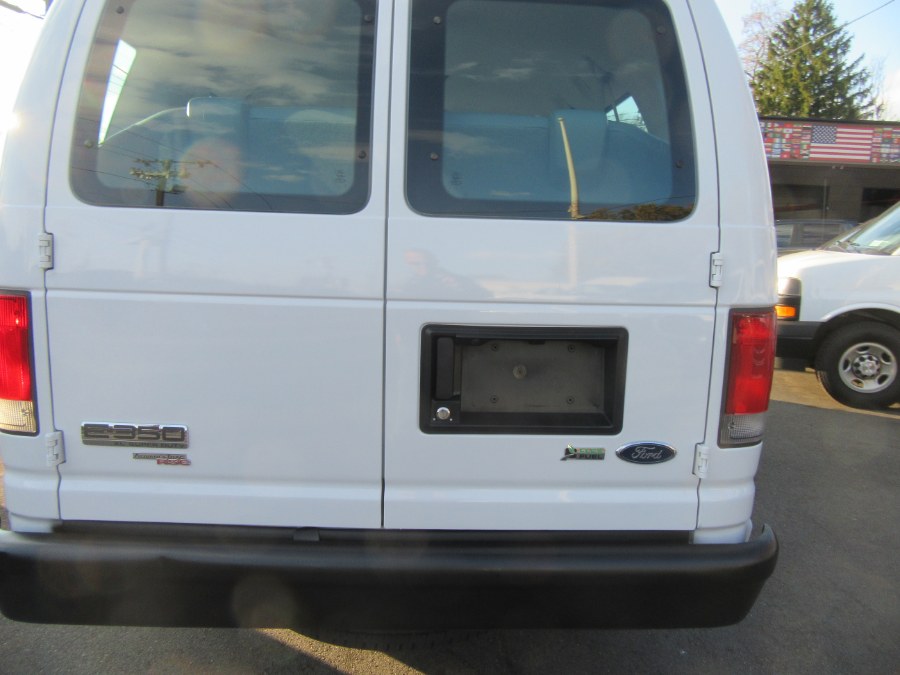 Used Ford Econoline Wagon E-350 Super Duty Ext XLT 2013 | Royalty Auto Sales. Little Ferry, New Jersey Used Ford Econoline Wagon E-350 Super Duty Ext XLT 2013 | Royalty Auto Sales. Little Ferry, New Jersey