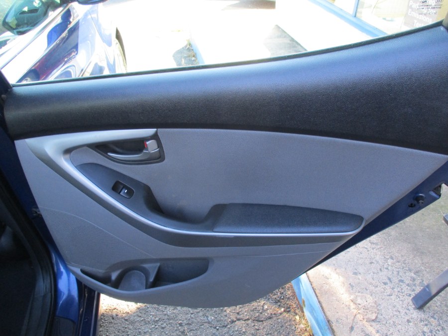 Used Hyundai Elantra SE 2016 | Cos Central Auto. Meriden, Connecticut Used Hyundai Elantra SE 2016 | Cos Central Auto. Meriden, Connecticut