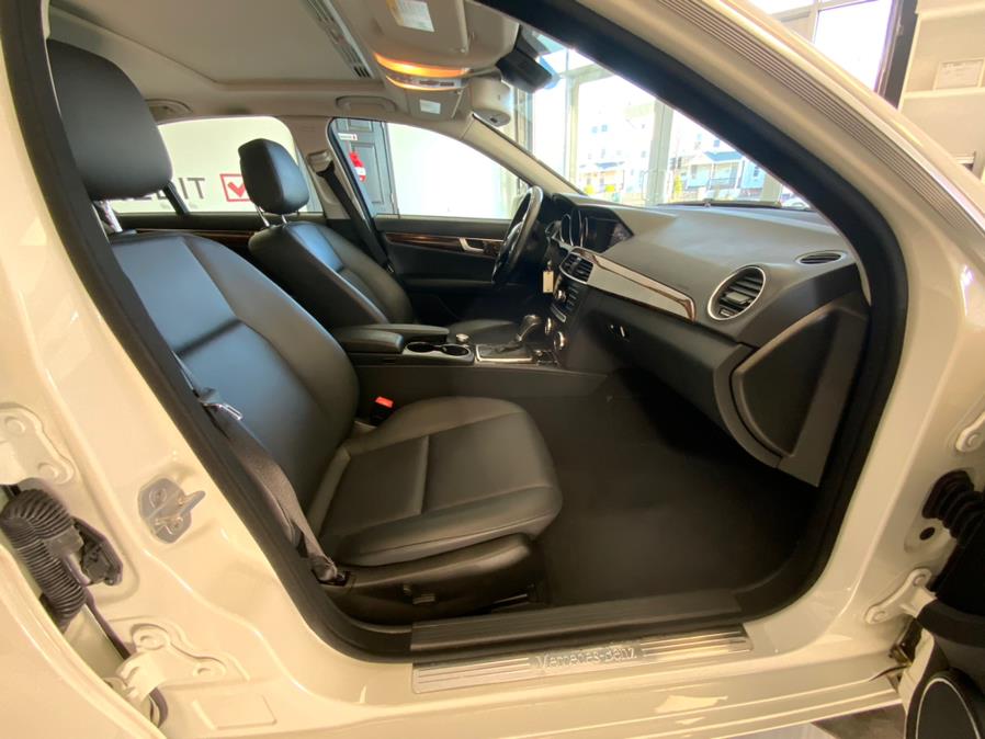 Used Mercedes-Benz C-Class 4dr Sdn C250 Luxury RWD 2012 | Franklin Motors Auto Sales LLC. Hartford, Connecticut Used Mercedes-Benz C-Class 4dr Sdn C250 Luxury RWD 2012 | Franklin Motors Auto Sales LLC. Hartford, Connecticut