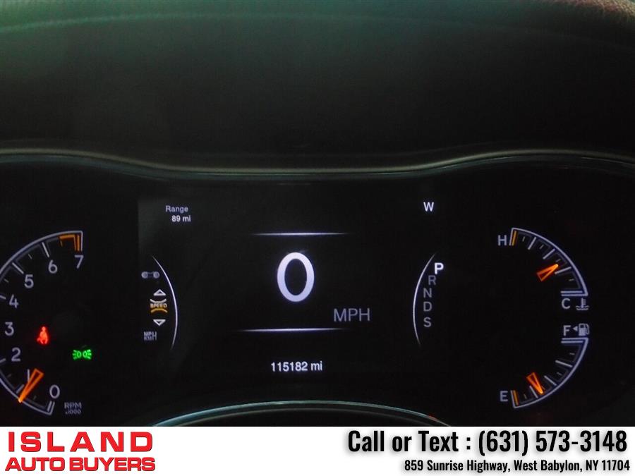 Used Jeep Grand Cherokee Summit 4x4 4dr SUV 2015 | Island Auto Buyers. West Babylon, New York Used Jeep Grand Cherokee Summit 4x4 4dr SUV 2015 | Island Auto Buyers. West Babylon, New York