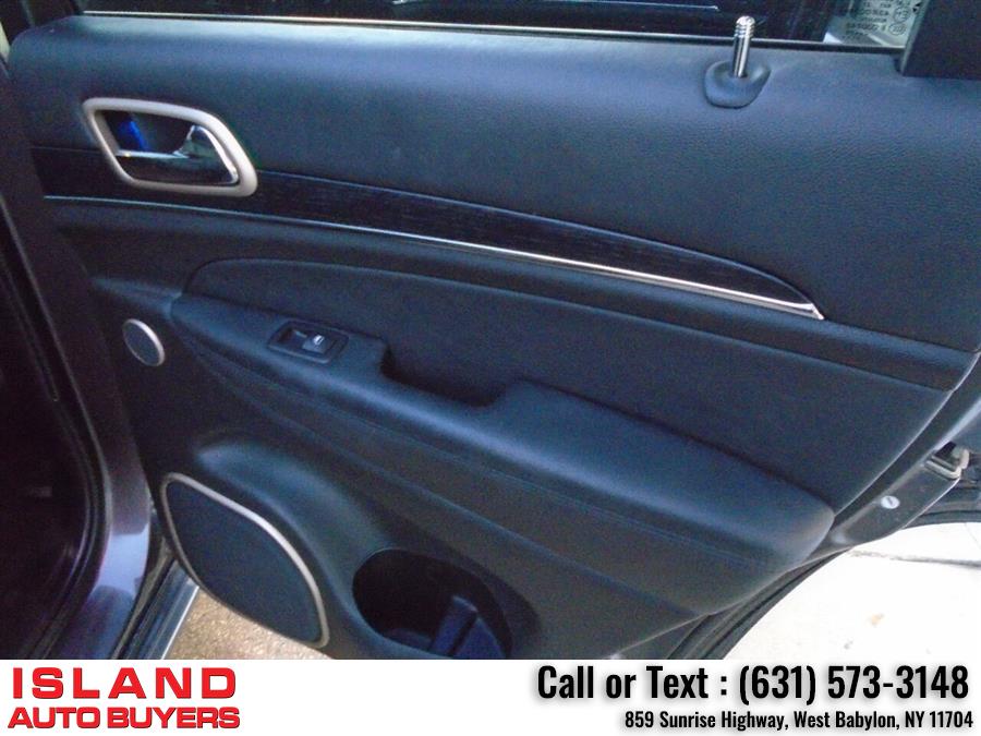 Used Jeep Grand Cherokee Summit 4x4 4dr SUV 2015 | Island Auto Buyers. West Babylon, New York Used Jeep Grand Cherokee Summit 4x4 4dr SUV 2015 | Island Auto Buyers. West Babylon, New York