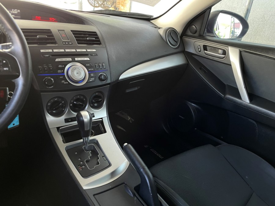 2010 Mazda Mazda3 5dr HB Auto s Sport, available for sale in Corona, California | Green Light Auto. Corona, California 2010 Mazda Mazda3 5dr HB Auto s Sport, available for sale in Corona, California | Green Light Auto. Corona, California