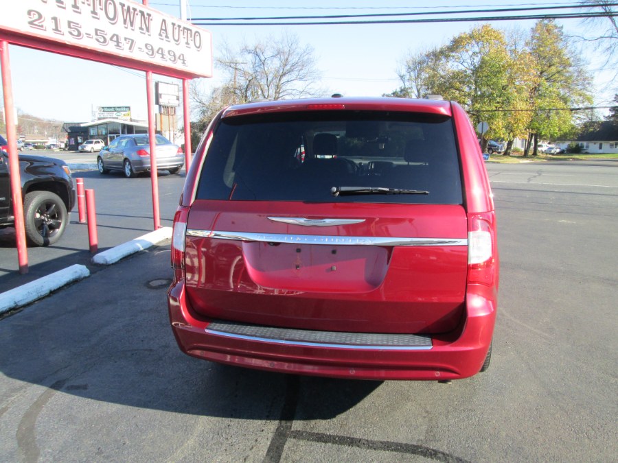 2015 Chrysler Town & Country 4dr Wgn Touring-L, available for sale in Levittown, Pennsylvania | Levittown Auto. Levittown, Pennsylvania 2015 Chrysler Town & Country 4dr Wgn Touring-L, available for sale in Levittown, Pennsylvania | Levittown Auto. Levittown, Pennsylvania