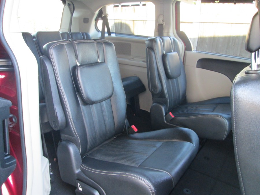 2015 Chrysler Town & Country 4dr Wgn Touring-L, available for sale in Levittown, Pennsylvania | Levittown Auto. Levittown, Pennsylvania 2015 Chrysler Town & Country 4dr Wgn Touring-L, available for sale in Levittown, Pennsylvania | Levittown Auto. Levittown, Pennsylvania