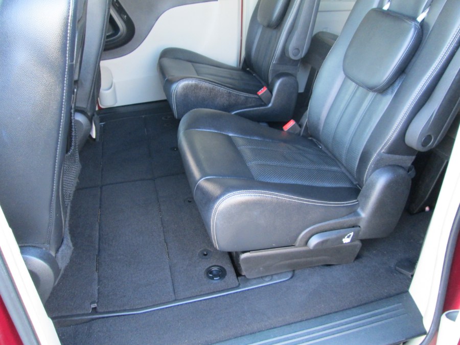 2015 Chrysler Town & Country 4dr Wgn Touring-L, available for sale in Levittown, Pennsylvania | Levittown Auto. Levittown, Pennsylvania 2015 Chrysler Town & Country 4dr Wgn Touring-L, available for sale in Levittown, Pennsylvania | Levittown Auto. Levittown, Pennsylvania
