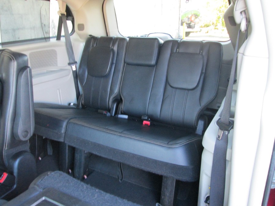 2015 Chrysler Town & Country 4dr Wgn Touring-L, available for sale in Levittown, Pennsylvania | Levittown Auto. Levittown, Pennsylvania 2015 Chrysler Town & Country 4dr Wgn Touring-L, available for sale in Levittown, Pennsylvania | Levittown Auto. Levittown, Pennsylvania