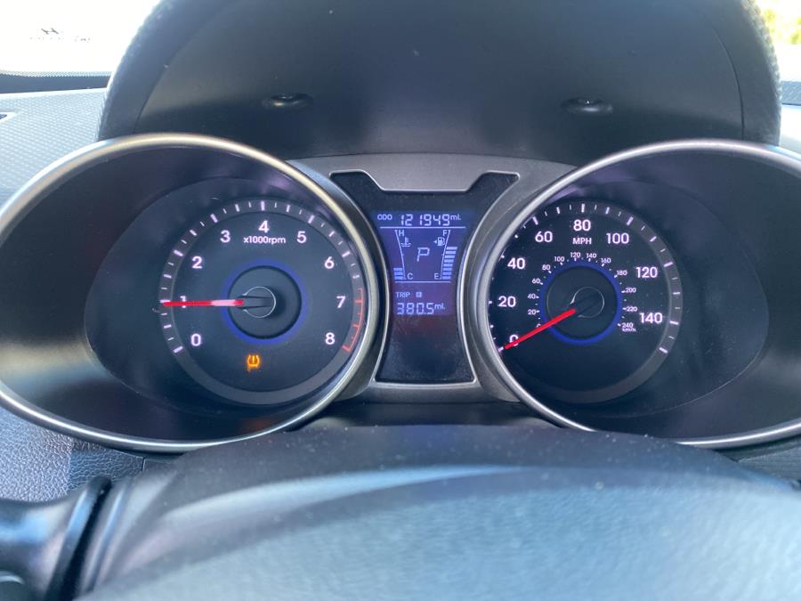 2012 Hyundai Veloster 3dr Cpe Auto w/Black Int, available for sale in Milford, Connecticut | Dealertown Auto Wholesalers. Milford, Connecticut 2012 Hyundai Veloster 3dr Cpe Auto w/Black Int, available for sale in Milford, Connecticut | Dealertown Auto Wholesalers. Milford, Connecticut
