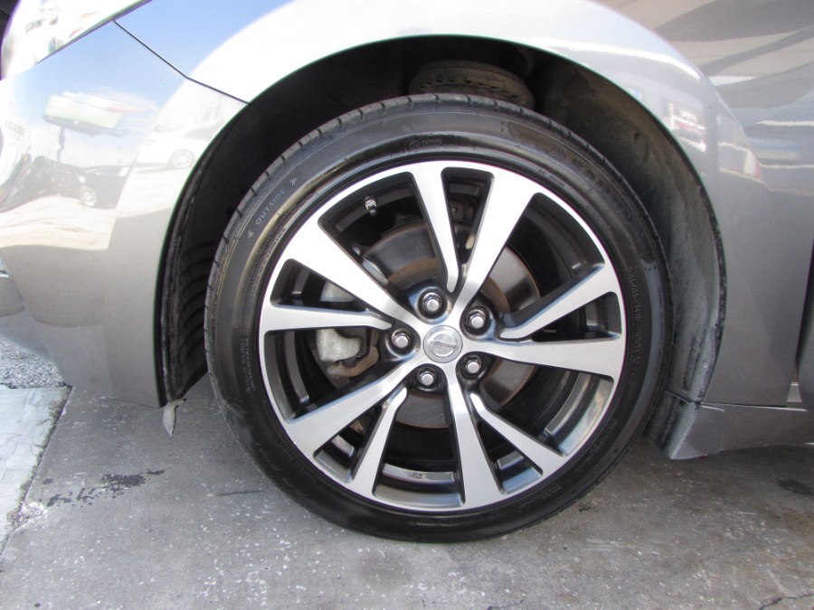 Used Nissan Maxima 4dr Sdn 3.5 Platinum 2016 | VIP Auto Enterprise, Inc. Orlando, Florida Used Nissan Maxima 4dr Sdn 3.5 Platinum 2016 | VIP Auto Enterprise, Inc. Orlando, Florida
