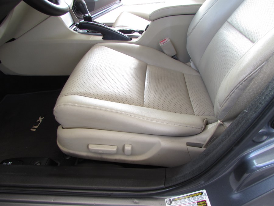Used Acura ILX 4dr Sdn 2.0L Tech Pkg 2013 | VIP Auto Enterprise, Inc. Orlando, Florida Used Acura ILX 4dr Sdn 2.0L Tech Pkg 2013 | VIP Auto Enterprise, Inc. Orlando, Florida