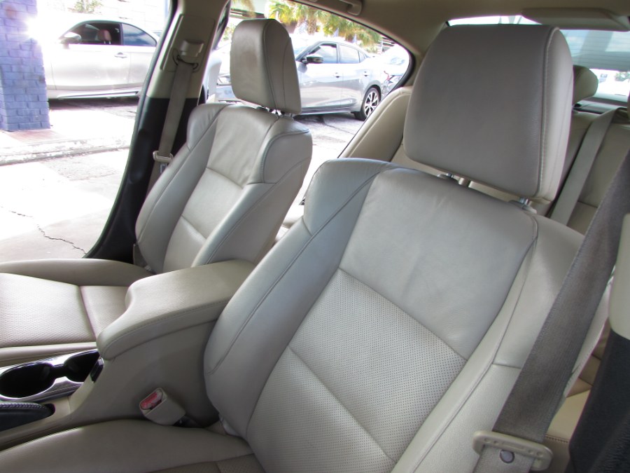 Used Acura ILX 4dr Sdn 2.0L Tech Pkg 2013 | VIP Auto Enterprise, Inc. Orlando, Florida Used Acura ILX 4dr Sdn 2.0L Tech Pkg 2013 | VIP Auto Enterprise, Inc. Orlando, Florida