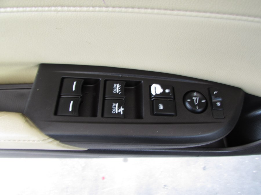 Used Acura ILX 4dr Sdn 2.0L Tech Pkg 2013 | VIP Auto Enterprise, Inc. Orlando, Florida Used Acura ILX 4dr Sdn 2.0L Tech Pkg 2013 | VIP Auto Enterprise, Inc. Orlando, Florida