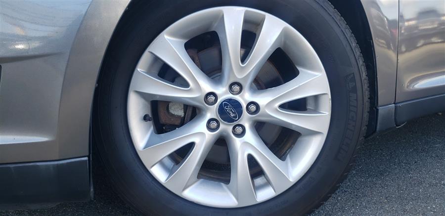 2011 Ford Taurus 4dr Sdn SEL FWD, available for sale in Little Ferry, New Jersey | Victoria Preowned Autos Inc. Little Ferry, New Jersey 2011 Ford Taurus 4dr Sdn SEL FWD, available for sale in Little Ferry, New Jersey | Victoria Preowned Autos Inc. Little Ferry, New Jersey