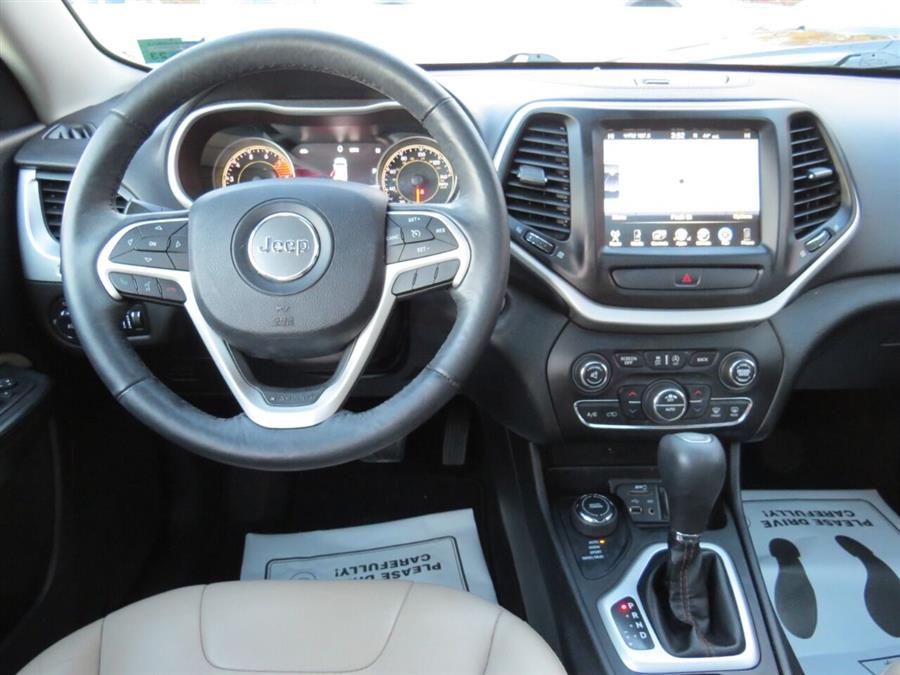 Used Jeep Cherokee Limited 4x4 4dr SUV 2017 | Lake City Exports Inc. Auburn, Maine Used Jeep Cherokee Limited 4x4 4dr SUV 2017 | Lake City Exports Inc. Auburn, Maine