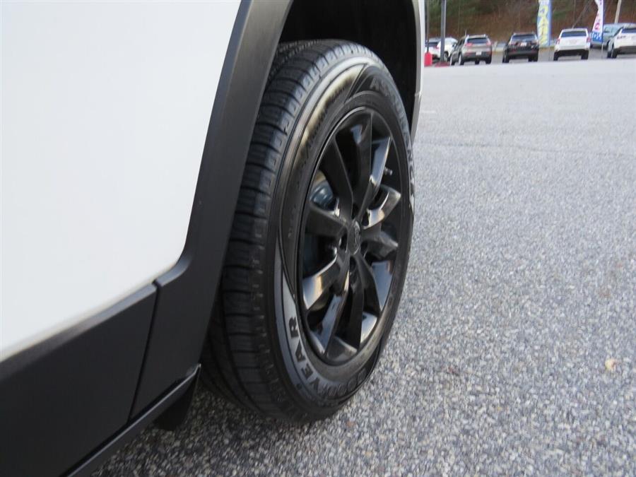 Used Jeep Cherokee Limited 4x4 4dr SUV 2017 | Lake City Exports Inc. Auburn, Maine Used Jeep Cherokee Limited 4x4 4dr SUV 2017 | Lake City Exports Inc. Auburn, Maine