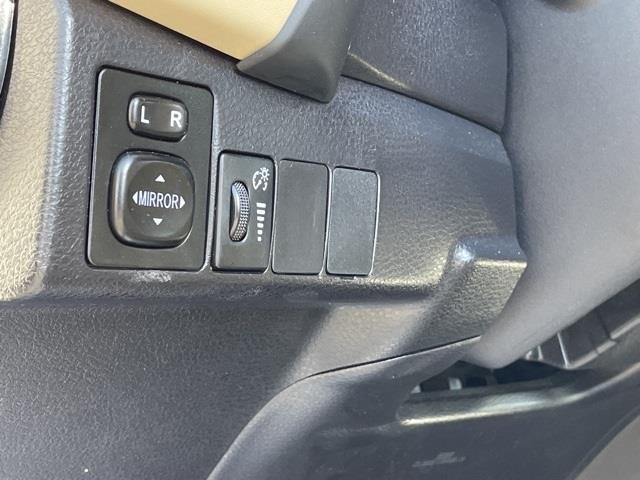 Used Toyota Corolla LE 2017 | Blasius Federal Road. Brookfield, Connecticut Used Toyota Corolla LE 2017 | Blasius Federal Road. Brookfield, Connecticut