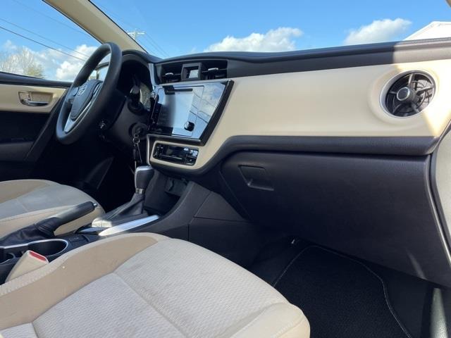 Used Toyota Corolla LE 2017 | Blasius Federal Road. Brookfield, Connecticut Used Toyota Corolla LE 2017 | Blasius Federal Road. Brookfield, Connecticut