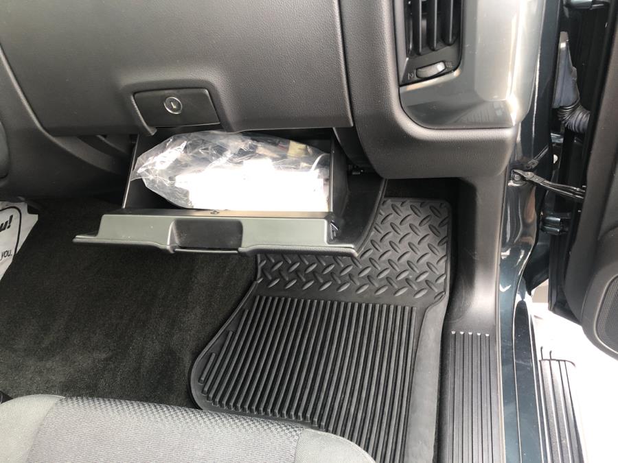 2017 Chevrolet Silverado 1500 4WD Double Cab 2LT, available for sale in Waterbury, Connecticut | National Auto Brokers, Inc.. Waterbury, Connecticut 2017 Chevrolet Silverado 1500 4WD Double Cab 2LT, available for sale in Waterbury, Connecticut | National Auto Brokers, Inc.. Waterbury, Connecticut